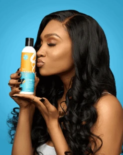 Hair Under There Detox Tea Cleansing Shampoo -Coola Store DetoxTeaCleanserModel